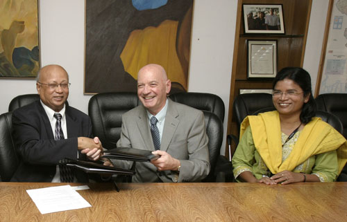 Dr. Mahabub Hossain, Executive Director of BRAC and Mr. Roland Rich, Executive Head of UNDEF signs the agreement